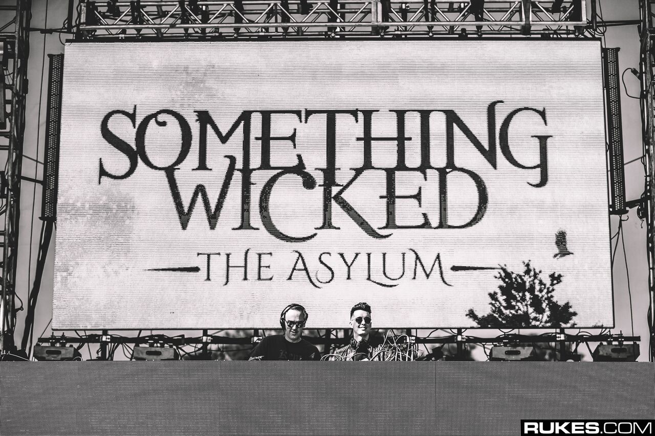 something wicked this way comes carnival