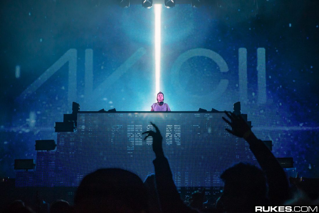 Avicii-bowl-1100x733.jpg